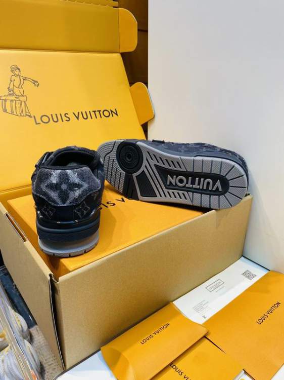 Picture of Louis Vuitton Shoes _SKULVsz35-4038-463cmmnf050416433